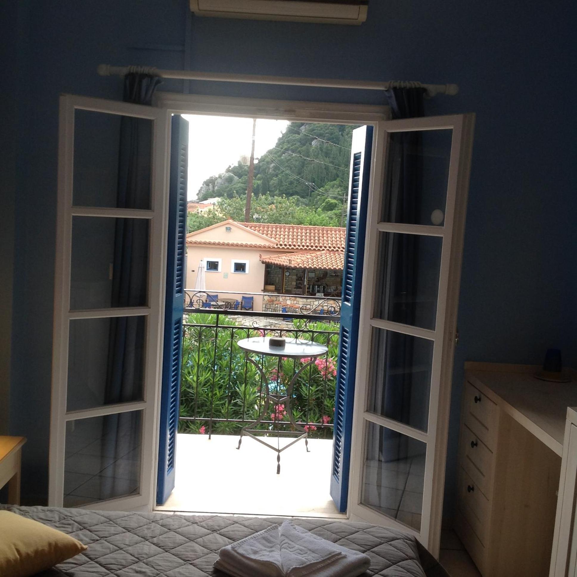Hotel Nostos Frikes Rum bild